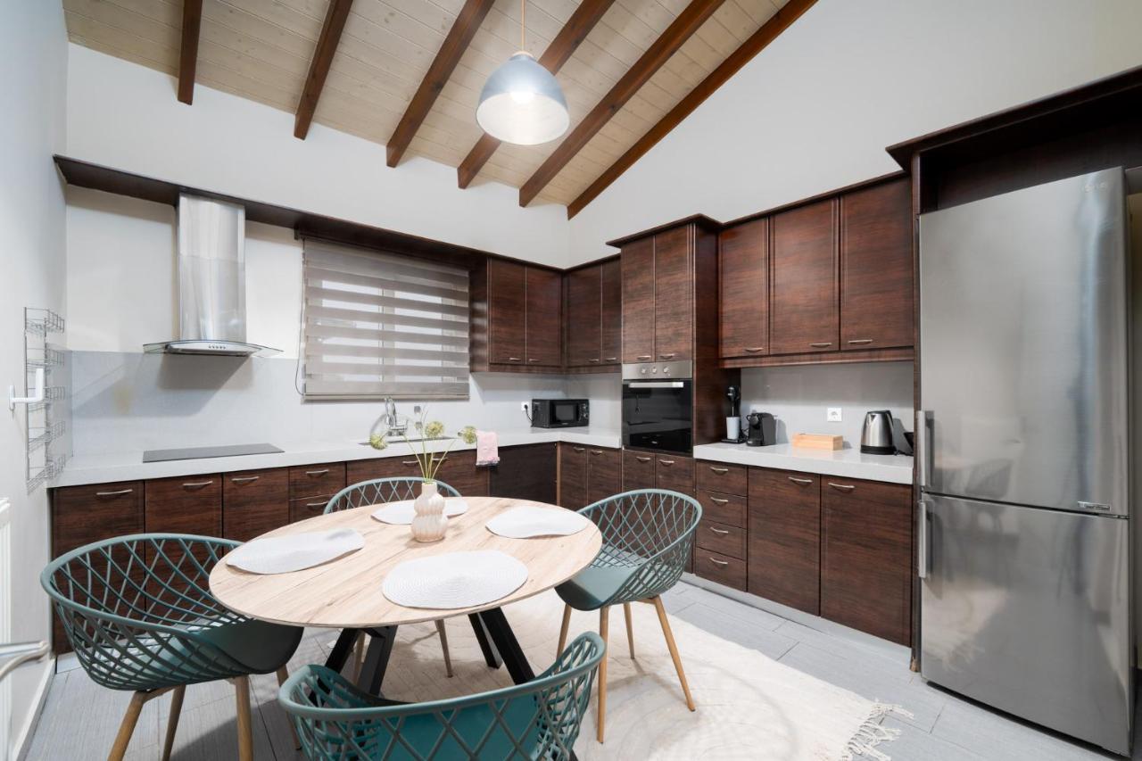 Meltemi Beach House - A Seaside Luxury Maisonnette Dhiyeliotika Exterior foto