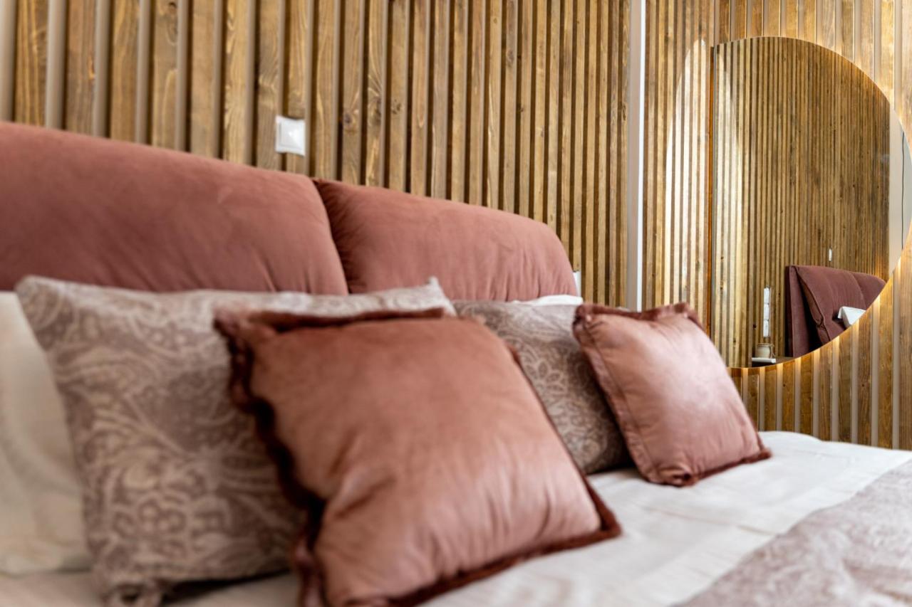 Meltemi Beach House - A Seaside Luxury Maisonnette Dhiyeliotika Exterior foto