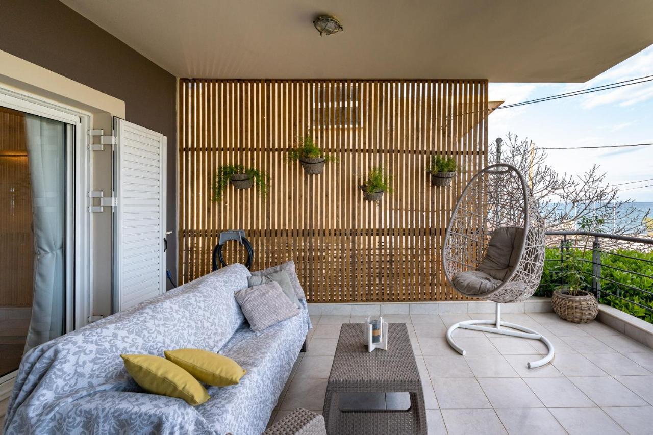 Meltemi Beach House - A Seaside Luxury Maisonnette Dhiyeliotika Exterior foto